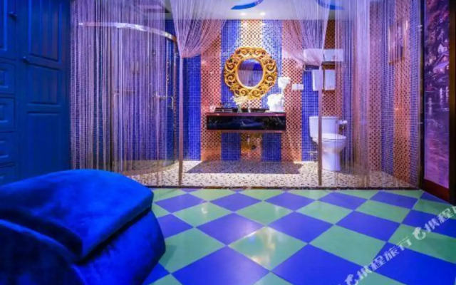 Yuechen Hotel (Xietaizi Subway Station)