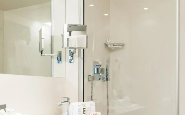 Hotel Waldorf Montparnasse