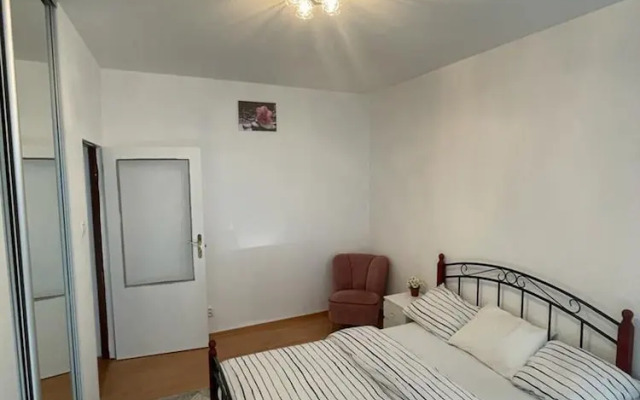 Beautiful 4 Bedroom House With a Relaxing Garden
