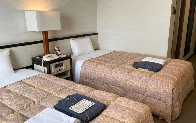 Ako Royal Hotel – Guest Rooms – Ako