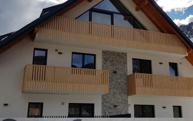 Vila Mojca - Apartments Lena