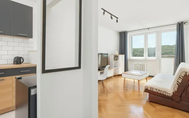 Bright Apartment Gdynia for 4 by Renters