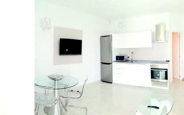 Apartamento Pronfondo Blue: Luz y Vista Mar
