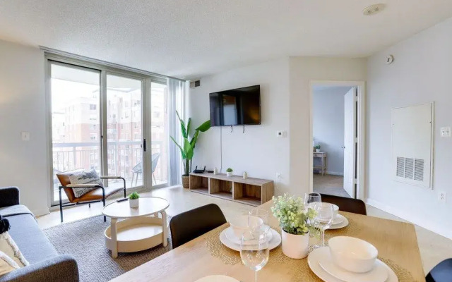 Fantastic Business Condo at Ballston