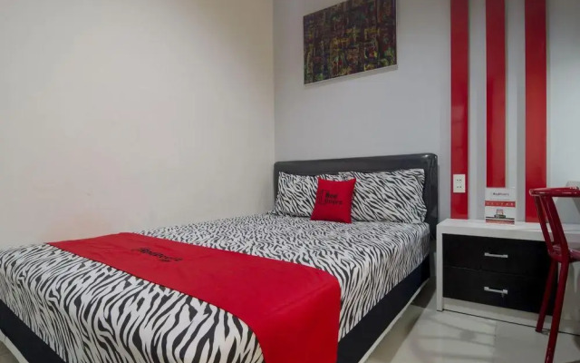 RedDoorz near Lawang Sewu