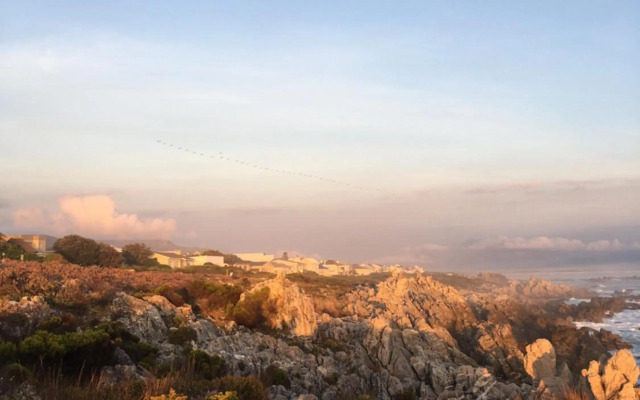 Rondawel with sea view