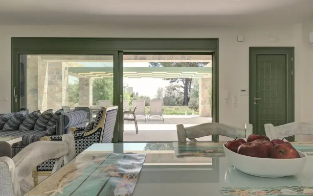 Ouzo Stone House 1, with private pool