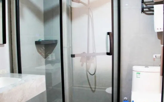 Yuyue Homestay (Fenghuang Ancient Town Hongqiao) – Bathroom – Xiangxi