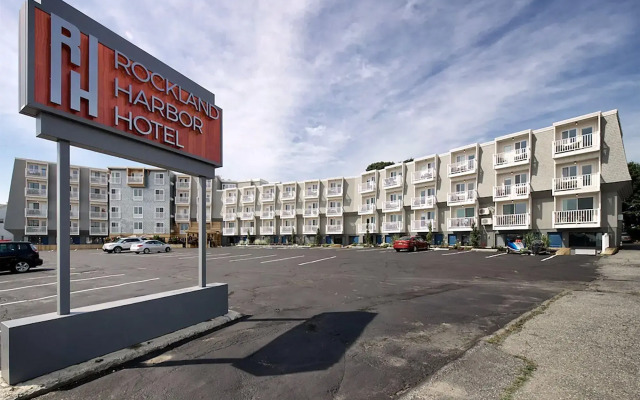 Rockland Harbor Hotel