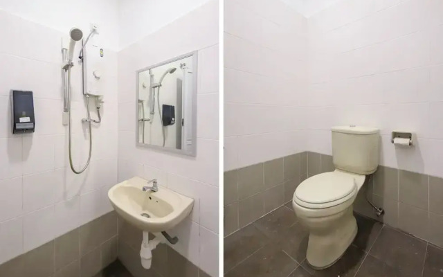 OYO 89497 Dream Nur Hotel