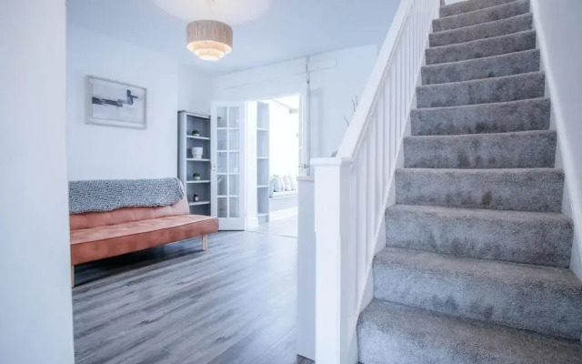Castle Square - 2 Bedroom Holiday Home - Mumbles