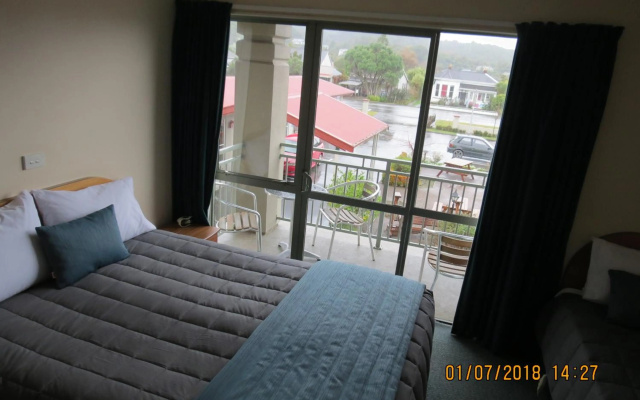 Aachen Place Motel – Guest Rooms – Greymouth