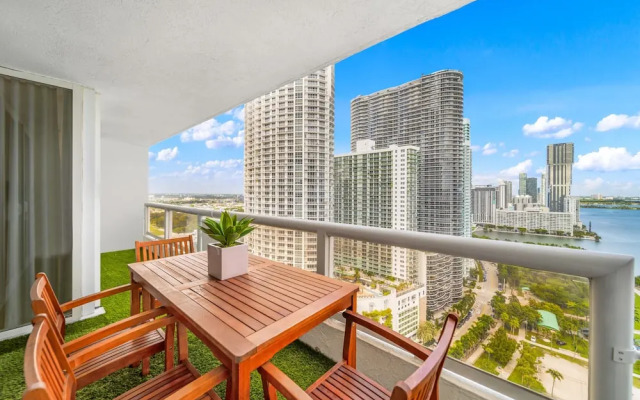 Serene and Modern Apartment Centrally Located