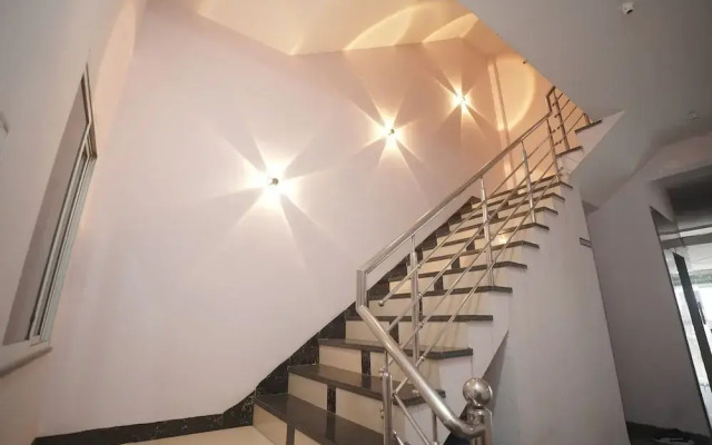 Hotel Inspira Residency- Near Bombay Hospital