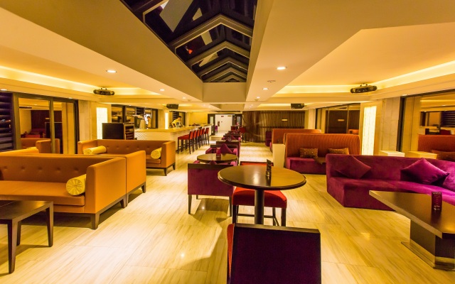 Holiday Beach Hotel Danang