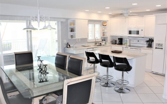 Jamaica Royale 406 - 2 Br Condo