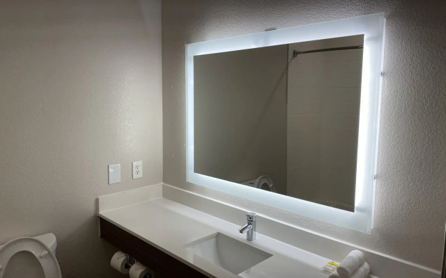 Holiday Inn Express Hotel & Suites Galveston West-Seawall by IHG