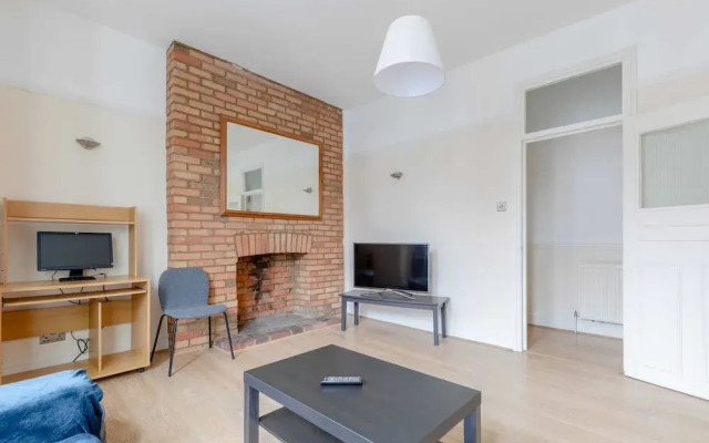 Roomy 3BD by Hampstead Heath!