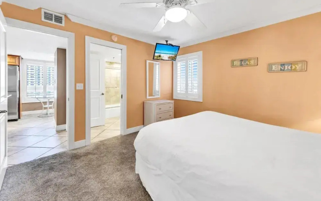 Destin Towers 93
