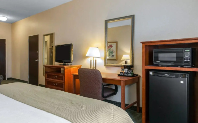 Clarion Hotel And Conference Center