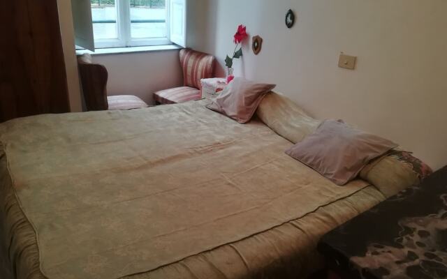 Vintage old Apartment in Castel di Tora