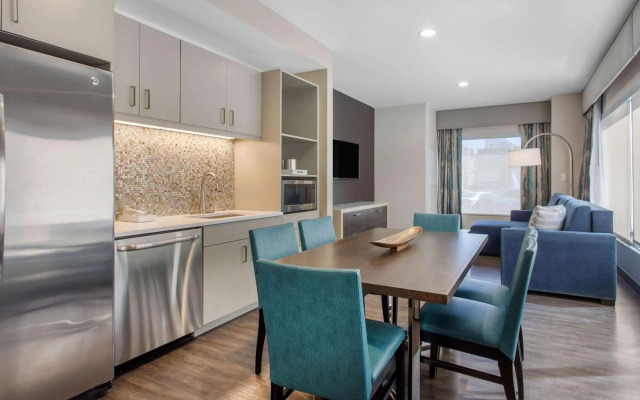 Cambria Hotel Downtown-Center City