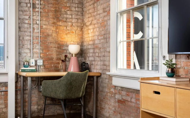 Canvas Hotel Dallas