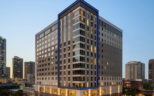 Holiday Inn Express Houston Downtown by...