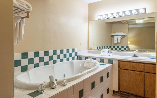 Americas Best Value Inn & Suites St. Marys