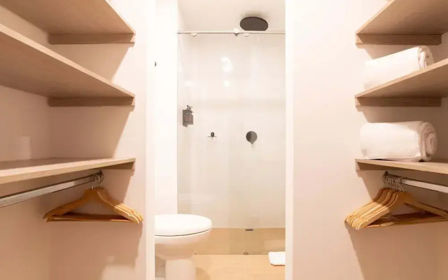 Panoramic 3 BR w/ Balcony in Laureles Medellín