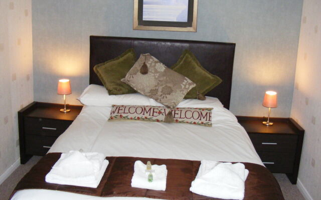 Sandown Manor