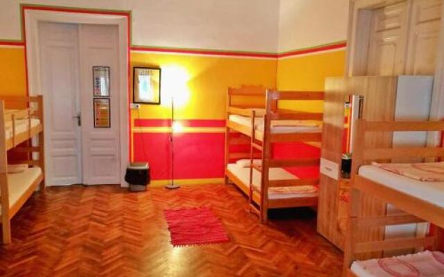 Downtown Hostel Novi Sad