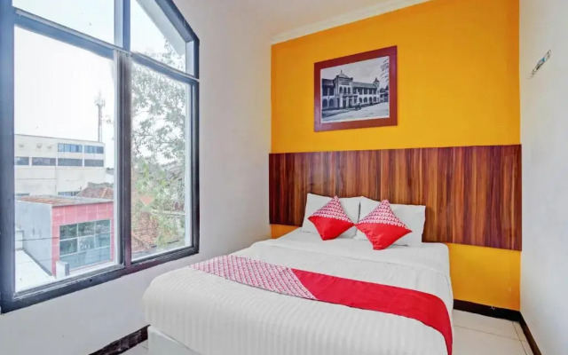 OYO 90426 Near Mall Ciputra 2