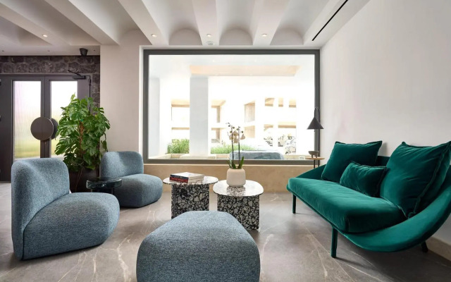 Alleys All-Suite Hotel & Spa