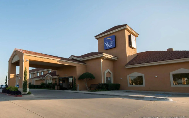 Clarion Inn & Suites DFW North