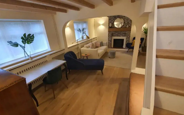 Beautiful House and Elevated Garden In Bridgnorth