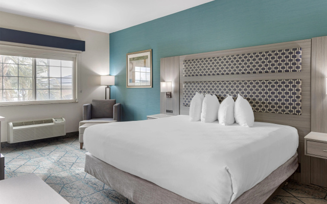 Best Western Plus Wasco Inn & Suites