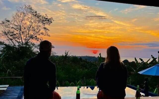 Sunset Hill Lembongan