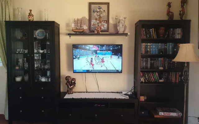 Great Privacy 3 Bedroom Villa Near the Beach