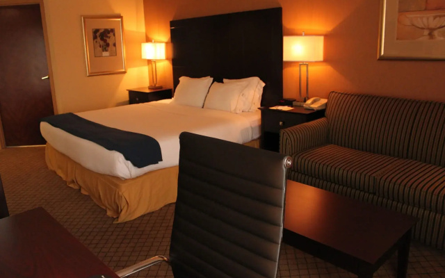 Holiday Inn Express Lewisburg/New Columbia