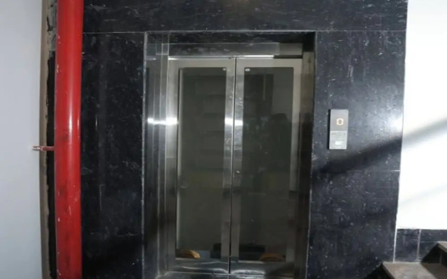 Radiant Blu Hotels Sector 70