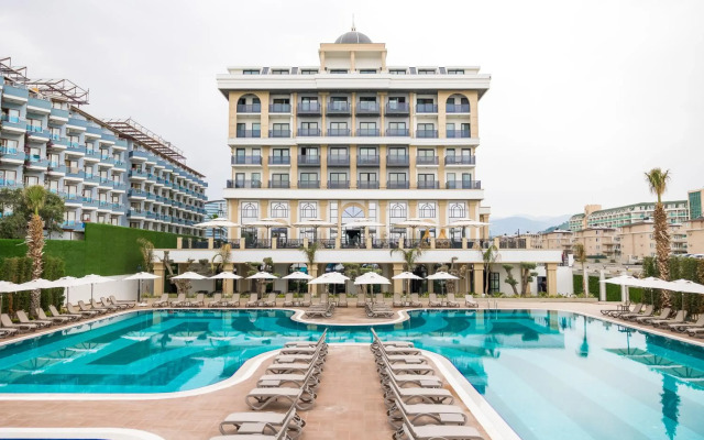 Serenity Queen Hotel