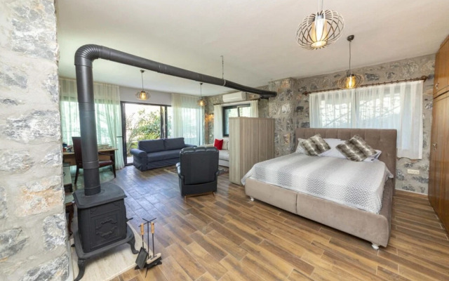 Eclectic Studio Apartment Near Sea in Bodrum