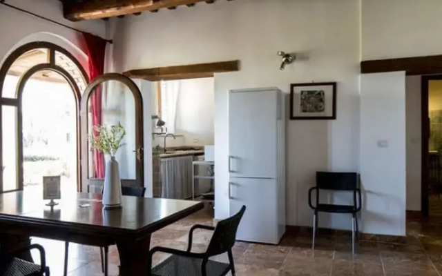 Charming Apartment in Ascoli Piceno Near Village