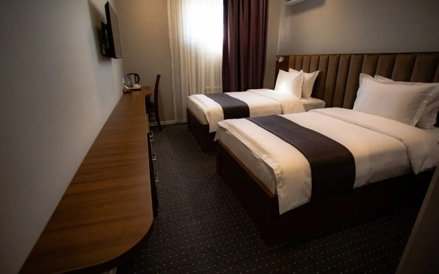 Sharaf Hotel