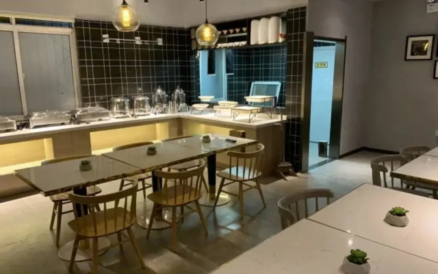 Vyluk J Hotel Jinan West Railway Station