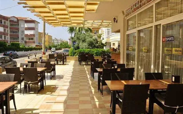 Albatros Apart Hotel