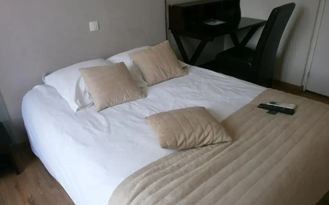 Blue Hotel