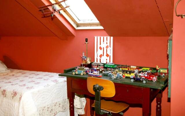 House With 5 Bedrooms in Pontevedra, With Enclosed Garden