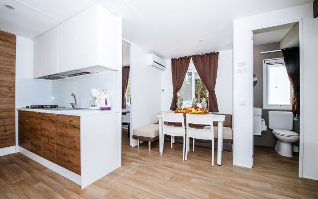 Zaton Holiday Resort Camping homes